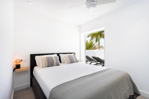 VILLA URBANIA Atico Deluxe By Sunkeyrents 4
