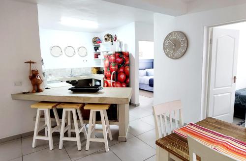 The Bridge, Apartment 25