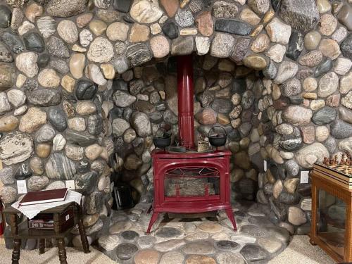 River Rock Lodge Sleeps 14 Close To Yellowstone in Island Park, USA