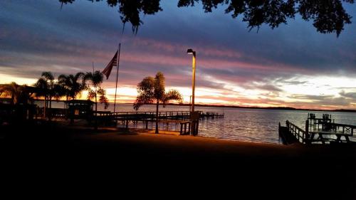 Lakeside Inn and Cafe in St Cloud (FL)