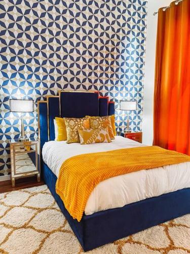 Art Deco Den Luxe Boutique Stay Mins to Broadway