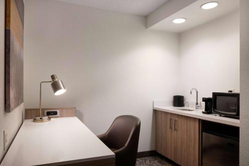 Sonesta Select Seattle Renton Suites - image 6