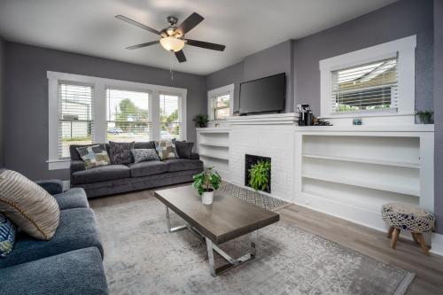 Spacious Home Near Downtown San Antonio