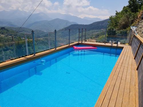Kilátás, DA ERCOLE casa vacanze di lusso con giardino, piscina e idromassaggio. in Casola in Lunigiana