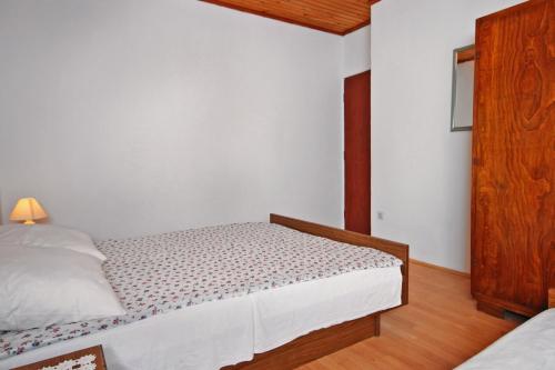 Apartment Metajna 6351a - image 5