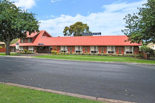 . AAt 28 Goldsmith Motel