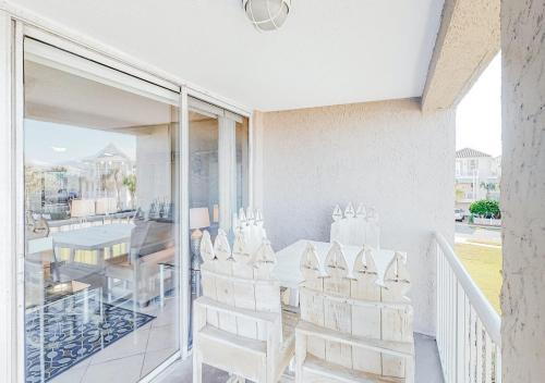 Magnolia House at Pointe by TO near Harbor Docks