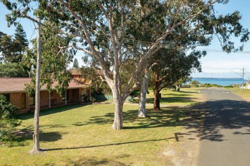 Mum's Beach House by Experience Jervis Bay