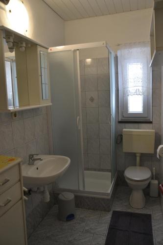 Apartment Kustici 6335b