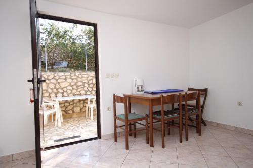 บริการและสิ่งอำนวยความสะดวก, Apartment Kustici 6335b in คุสติซิ