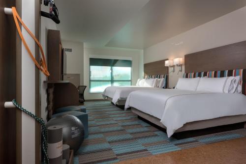 2 king beds