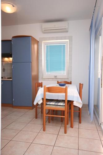 Apartment Stara Novalja 6301b - image 11