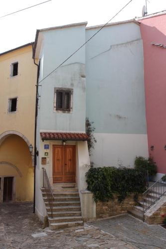  Apartments and rooms with WiFi Oprtalj, Central Istria - Sredisnja Istra - 7081 in Oprtalj