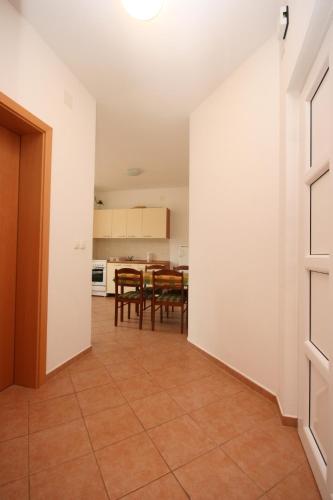 المرافق, Apartments with a parking space Novigrad - 7017 in Buzinija