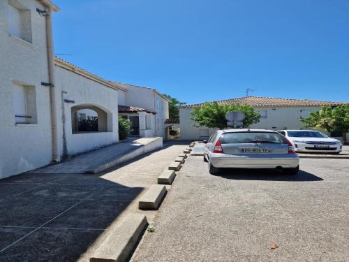 Nice holiday home in Ozes with balcony