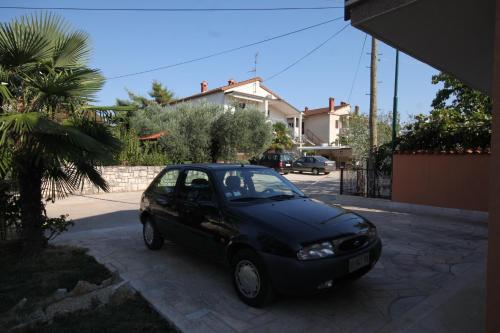 Apartments with a parking space Umag - 7039 - image 2