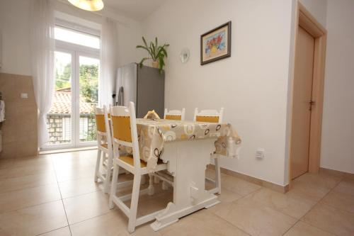 Two-Bedroom Apartment with Balcony and Sea View image 10