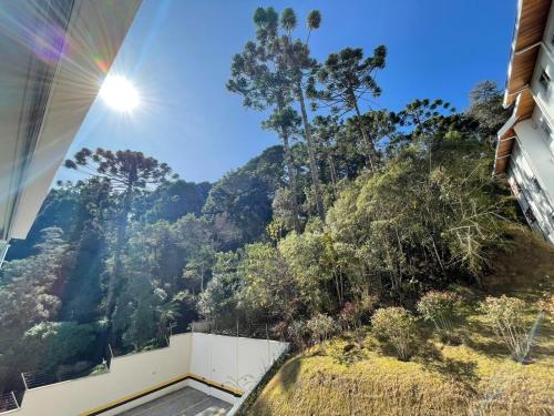 UM OÁSIS EM CAMPOS - Lindo e Novo Ap - Próx a Capivari e ao lado da Fonte Simão - com Varanda Gourmet, Lareira & Calefação - UNIDADE COM VISTA PRIVILEGIADA PARA A FONTE