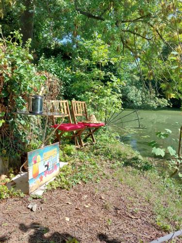 Jacuzzi avec vue sur la rivière l'Yerres