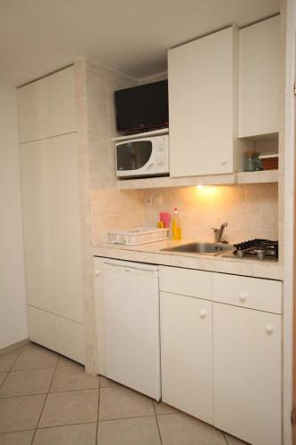 Apartments with WiFi Basanija, Umag - 7148