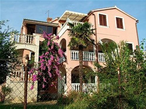  Apartments with a parking space Medulin - 7181 in Medulin