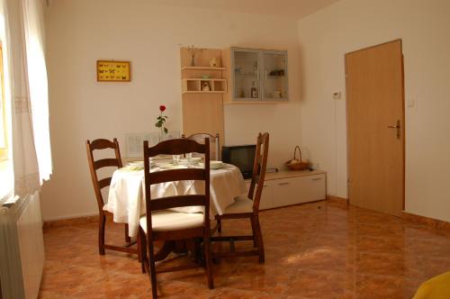 Apartments with a parking space Gracisce, Central Istria - Sredisnja Istra - 7134