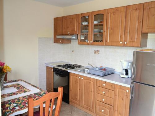 virtuve, Apartments with a parking space Sumber, Central Istria - Sredisnja Istra - 7175 in Ruzici