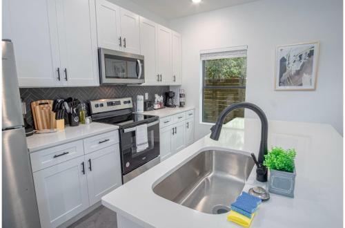 Gorgeous 3 BR 2 BA Near Amazing Downtown in San Antonio, USA