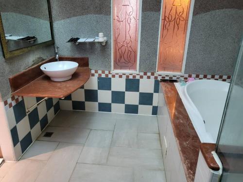 Bathroom, Chateau Motel Nanzi in Nanzih District