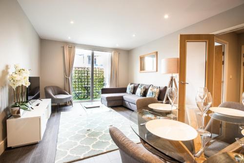 Urban Living's - The Wren Beautiful City Centre Apartment with Parking - Oxford