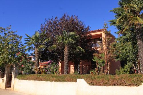  Apartments with a parking space Fazana - 7236 in Fažana