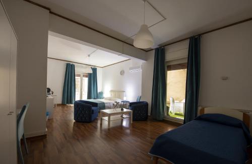 Doctor House standard, suites & luxury rooms
