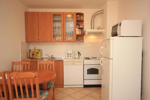 Apartments with WiFi Stinjan Pula - 7246 - image 11