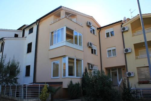  Apartments with WiFi Stinjan, Pula - 7245 in Pula