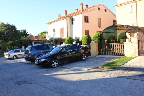 Apartments with a parking space Banjole Pula - 7242 - image 2