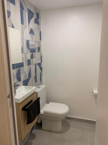 Bathroom, L'echappee briarde in Fontenay-Tresigny