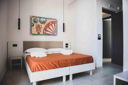 1 king bed, 2 twin beds