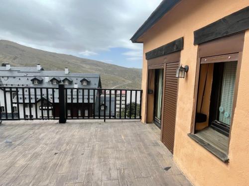 Two Bedroom Apartment with Terrace and Full Views