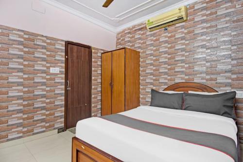 Goroomgo Elite Stay Salt Lake Kolkata Near Metro Station