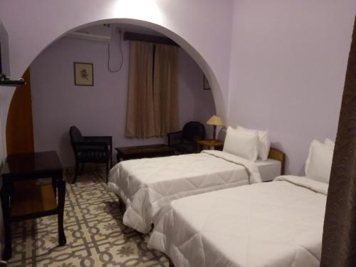 2 twin beds