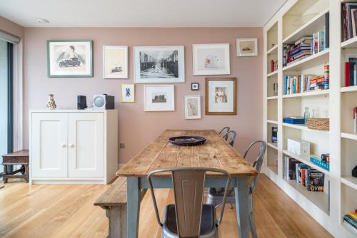 Superb artist flat with free parking by Portobello, Londýn (fotografie 7)