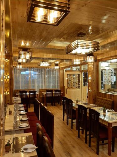 Hotel Zingkham Residency – Gangtok, OK