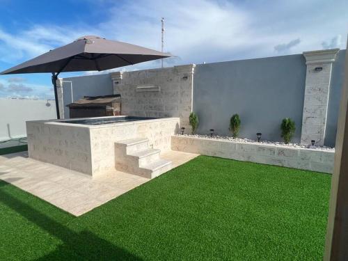 2BR Condo with Private Rooftop Terrace & Jacuzzi