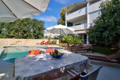Apartments with a swimming pool Valbandon Fazana - 7351 - image 11
