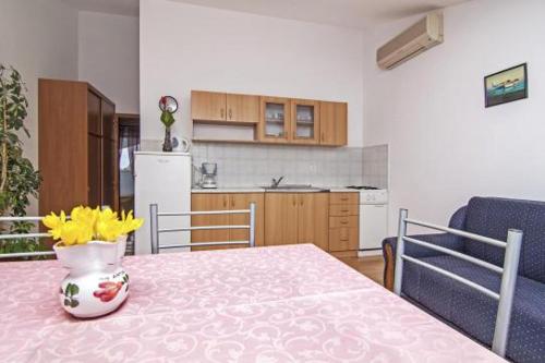 Apartments with a swimming pool Valbandon Fazana - 7351 - image 12