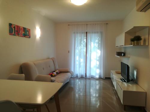 One-Bedroom Apartment with Terrace room in Apartments with parking space Presika Labin - 7390