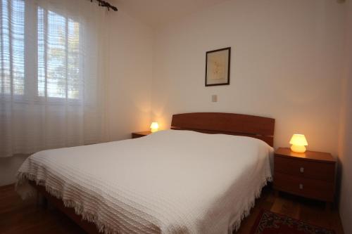 One-Bedroom Apartment with Terrace image 4