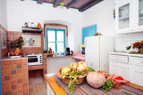 Family friendly house with a swimming pool Valtura Pula - 7325 - image 14