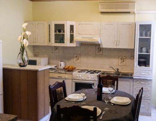 مطبخ, Apartments with a swimming pool Sveti Bartul, Labin - 7392 in Sveti Bartul