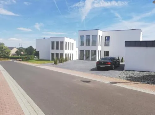 eifel24, neu, modern mit Dachterrasse in Schwirzheim, Deutschland